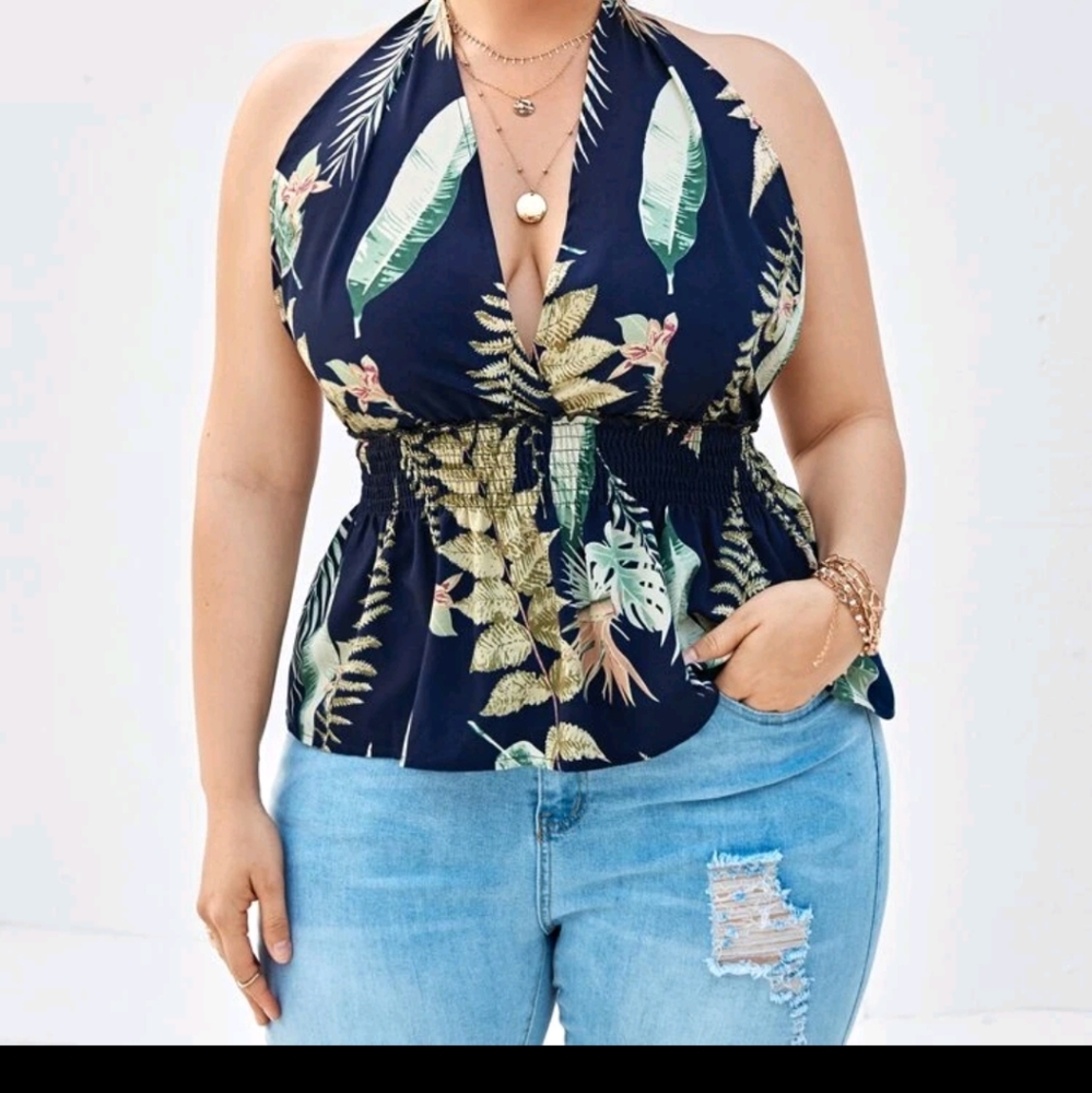 SHEIN PLUS SIZE BLUE HALTER FLORAL TOP. SIZE 3x. NEVER WORN